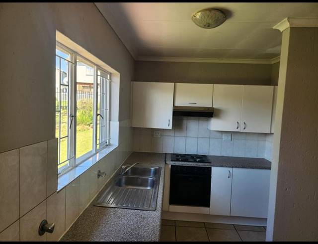 2 BEDROOM TOWNHOUSE FOR SALE IN GREENSTONE HILL